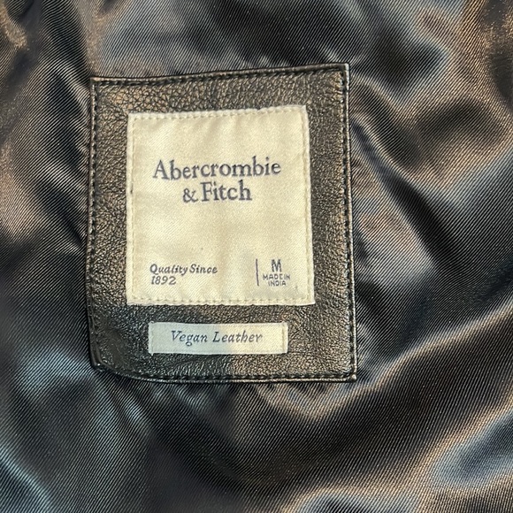 ABERCROMBIE & FITCH | VEGAN LEATHER JACKET - Picture 14 of 14